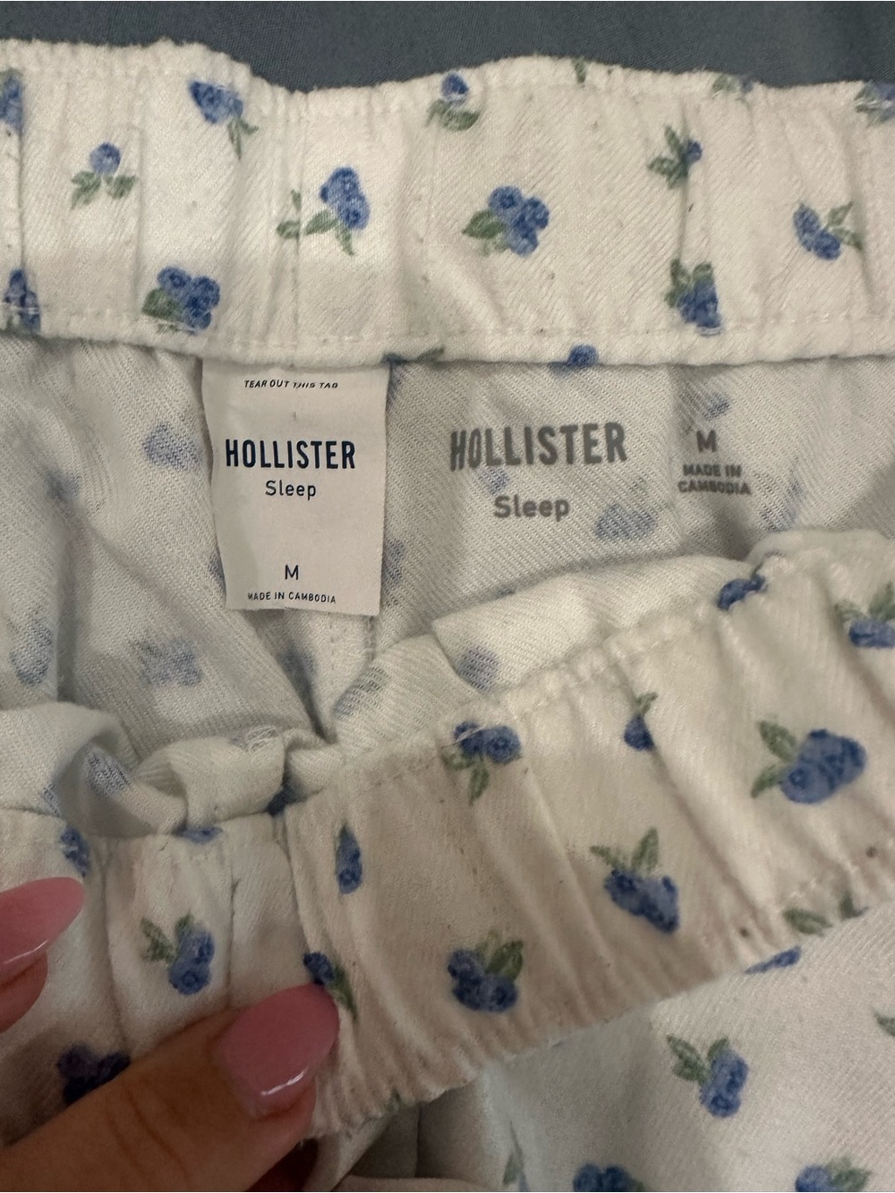 Hollister White Floral Cotton Lounge Shorts with Blue Print - Picture 3 of 3